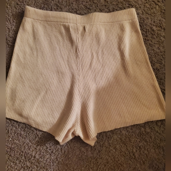 Kendall & Kylie Cream Sweater Shorts - Picture 2 of 4